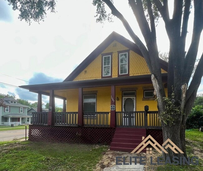 property at 1647 SW Buchanan St