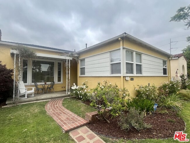 property at 221 W 64th Pl