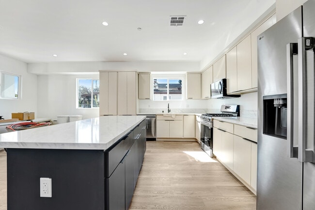4336 La Clede Ave in Los Angeles, CA - Building Photo - Building Photo