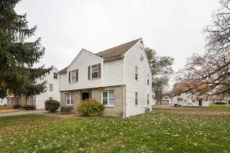 Woodcliff Townhomes Portfolio in Whitehall, OH - Building Photo - Building Photo