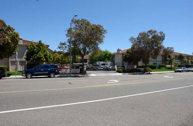 Garden Estates in Ventura, CA - Building Photo - Building Photo