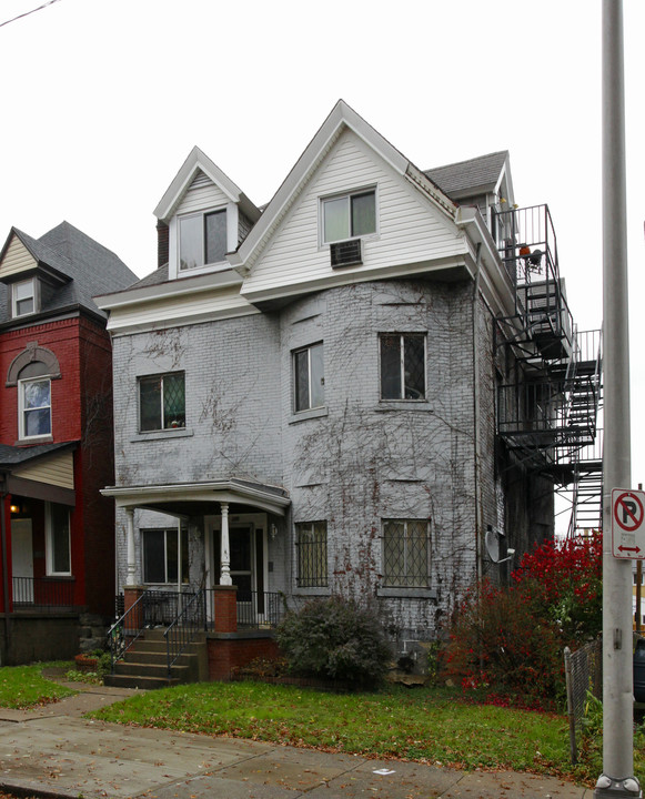 225 S St Clair St in Pittsburgh, PA - Building Photo