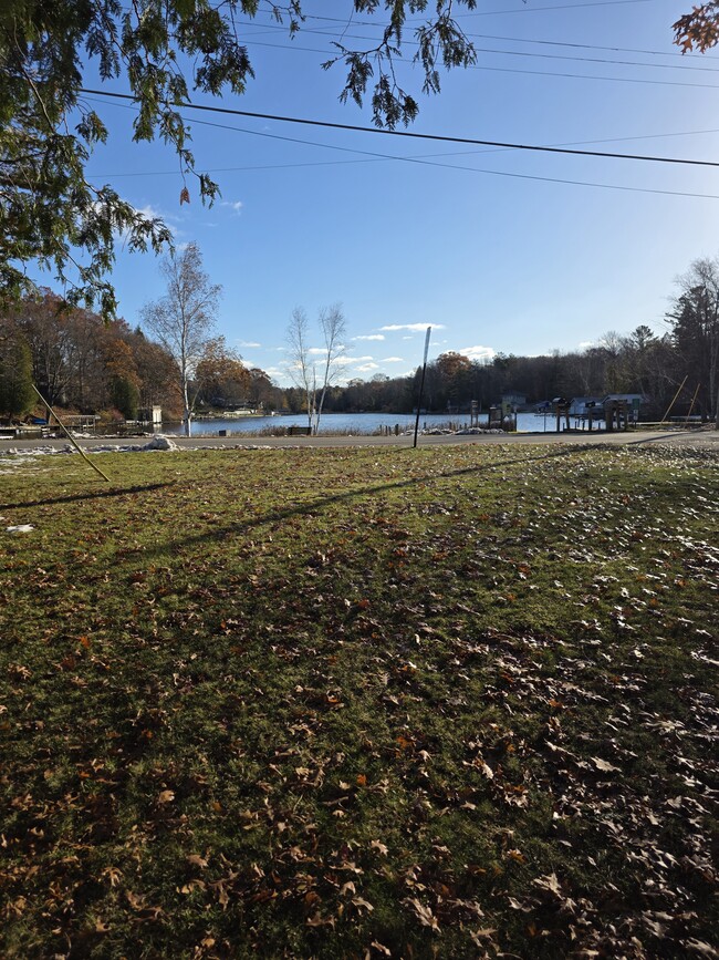 3255 N Lakeshore Dr in Ludington, MI - Building Photo - Building Photo