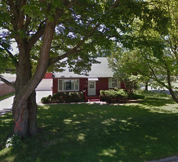 2405 14th Ave in Marion, IA - Building Photo