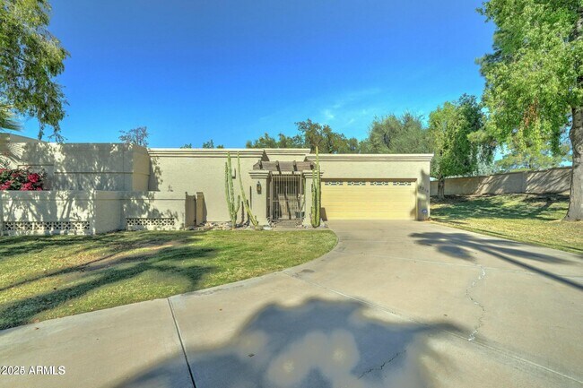 property at 8216 E Del Cuarzo Dr