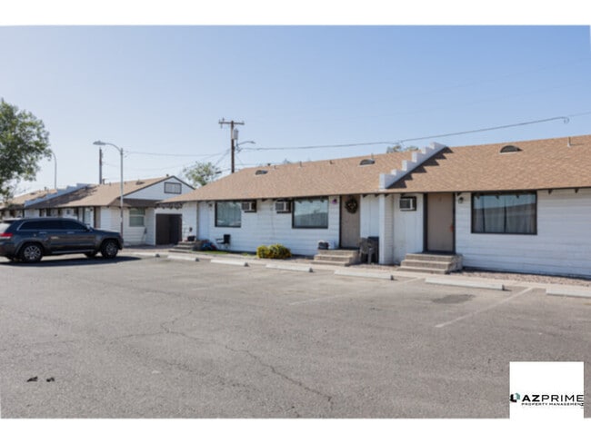 property at 864 W Chandler Blvd