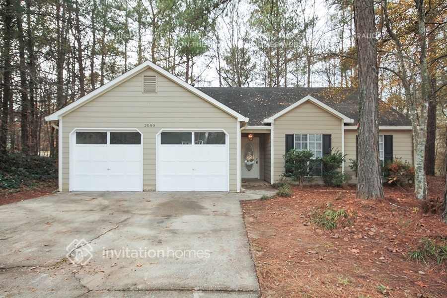 2099 S County Line Rd in Lithia Springs, GA - Building Photo
