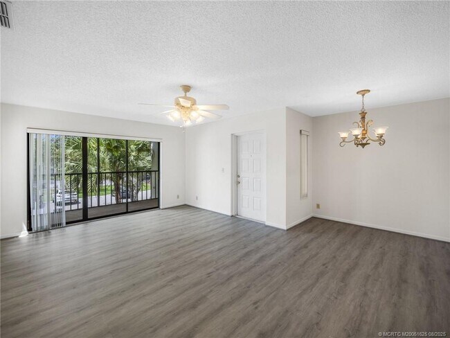 1965 SW Silver Pine Way in Palm City, FL - Building Photo - Building Photo