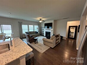 4165 Canopy Creek Dr in Denver, NC - Foto de edificio - Building Photo