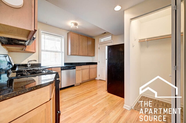 2553 W Ardmore Ave in Chicago, IL - Building Photo - Building Photo