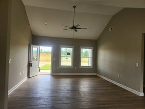 218 Nicklaus Ave in Glasgow, KY - Building Photo - Building Photo