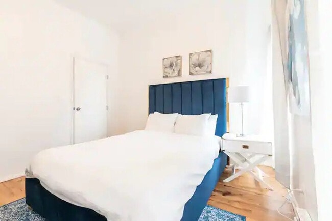 415 W 37th St in New York, NY - Building Photo - Building Photo