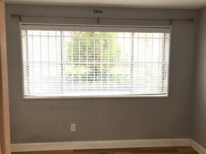 4545 MacArthur Blvd NW, Unit g6 in Washington, DC - Building Photo - Building Photo