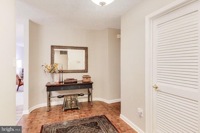 1101 S Arlington Ridge Rd