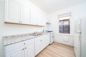 63 W 39th St in Bayonne, NJ - Building Photo - Building Photo