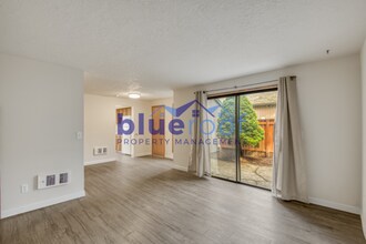 429 SW 121st Pl in Portland, OR - Building Photo - Building Photo