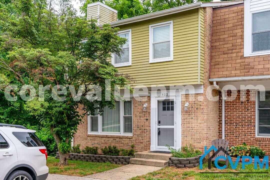 400 Colonial Ridge Ln in Arnold, MD - Building Photo