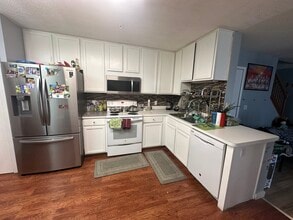 13196 Spencer Sweet Pea Ln in Eden Prairie, MN - Building Photo - Building Photo