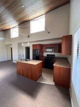 550 Lighthouse Ave in Monterey, CA - Building Photo - Building Photo