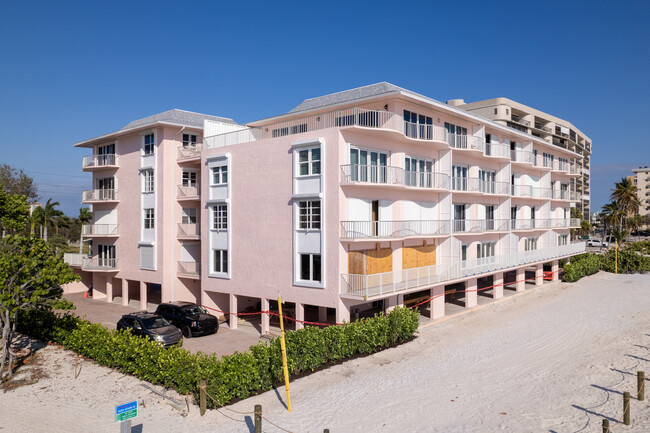 Hickory Shores in Bonita Springs, FL - Foto de edificio - Building Photo