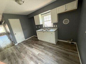 5944 Laura Ave in St. Louis, MO - Building Photo - Building Photo