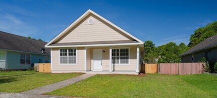 41 N 3rd St in Santa Rosa Beach, FL - Building Photo - Building Photo