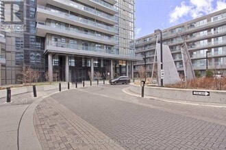 50 Forest Manor Rd in Toronto, ON - Building Photo - Building Photo