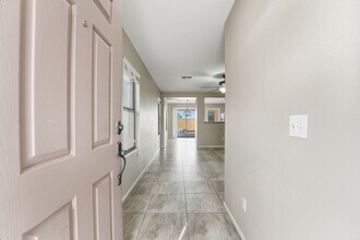 1021 S Bogle Ct in Chandler, AZ - Building Photo - Building Photo