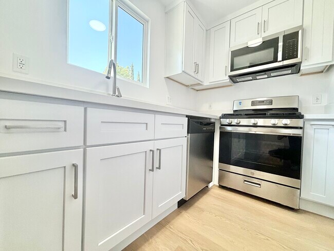 property at 327 S Ave 59