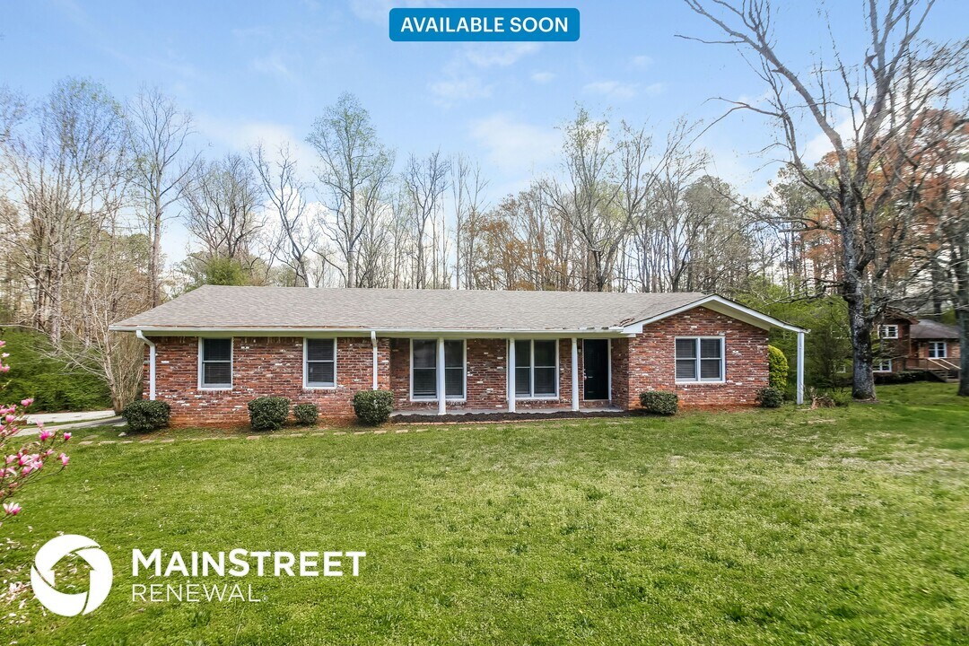 2774 Whisper Ct in Douglasville, GA - Building Photo