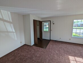 7260 Lunitas Ln, Unit 7260 Lunitas Lane Apt B in Perrysburg, OH - Building Photo - Building Photo