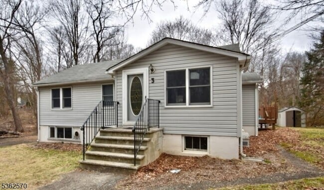 property at 3 Maple Ave