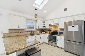 119 Vineyard Way in Aquebogue, NY - Foto de edificio - Building Photo