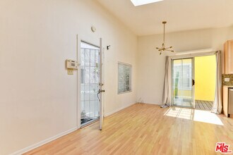 420 Altair Pl in Los Angeles, CA - Building Photo - Building Photo