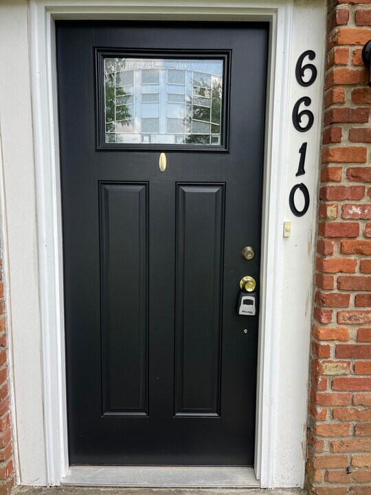 6610 Vandre Ave in Louisville, KY - Foto de edificio