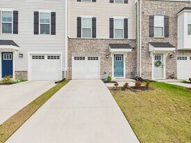 118 Pocosin Path in Poquoson, VA - Building Photo