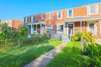 7842 New Battle Grove Rd in Dundalk, MD - Building Photo - Building Photo