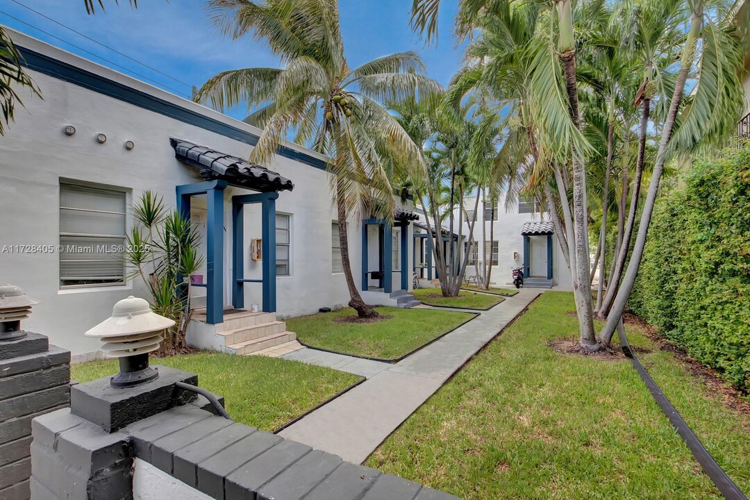 6955 Rue Vendome in Miami Beach, FL - Building Photo