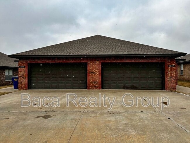 property at 1842 Post Oak Rd