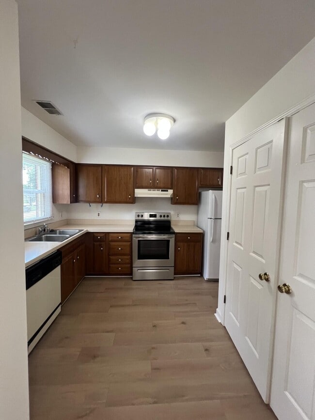 409 Woodview Dr in Lexington, KY - Building Photo - Building Photo