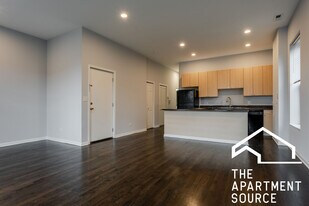 2835 W Medill Ave in Chicago, IL - Building Photo