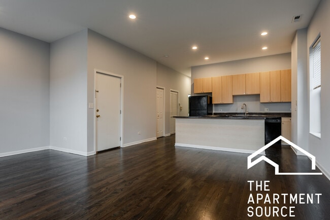 2835 W Medill Ave, Unit 1
