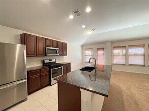 6101 Arbor Crest Ln in Austin, TX - Building Photo - Building Photo