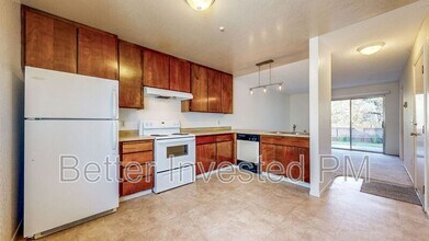 5222 Fulton Rd in Santa Rosa, CA - Building Photo - Building Photo