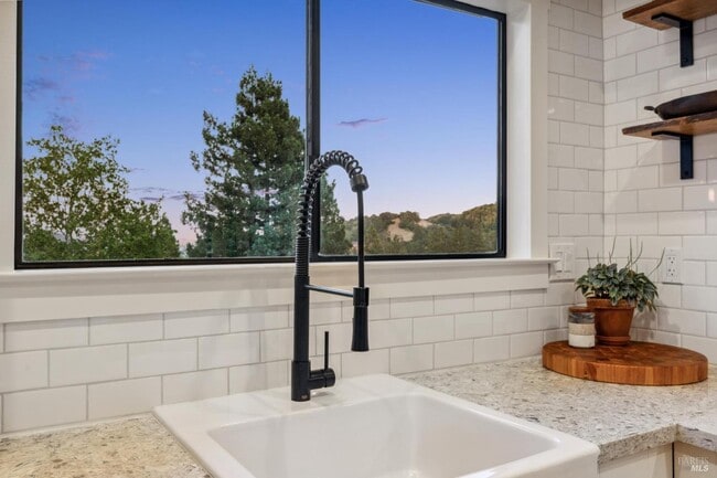 2 Columbine Ln in Novato, CA - Building Photo - Building Photo