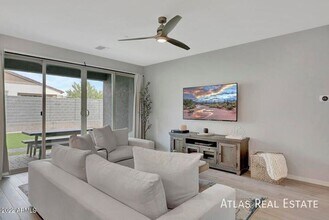 13196 W Redstone Dr in Peoria, AZ - Foto de edificio - Building Photo