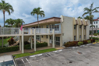 Snug Harbor Gardens in Boynton Beach, FL - Building Photo - Building Photo