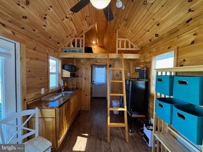 12 W Loudoun St in Round Hill, VA - Building Photo - Building Photo