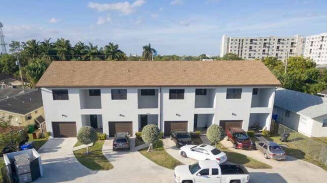 6045 Pierce St in Hollywood, FL - Building Photo - Building Photo