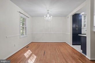 5522 Conistone Ct in Burke, VA - Foto de edificio - Building Photo
